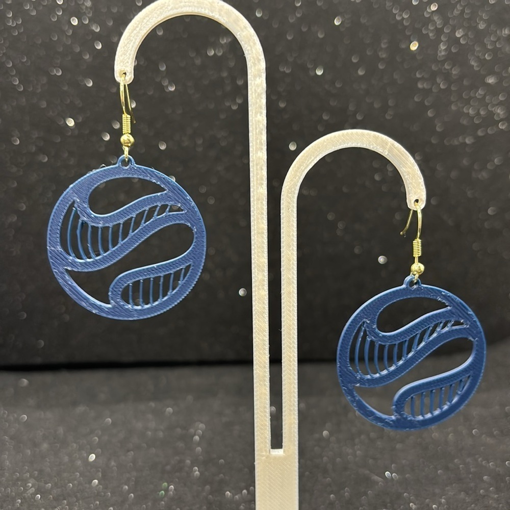 The Grid Twist Blue Earrings - Picture 5 of 5